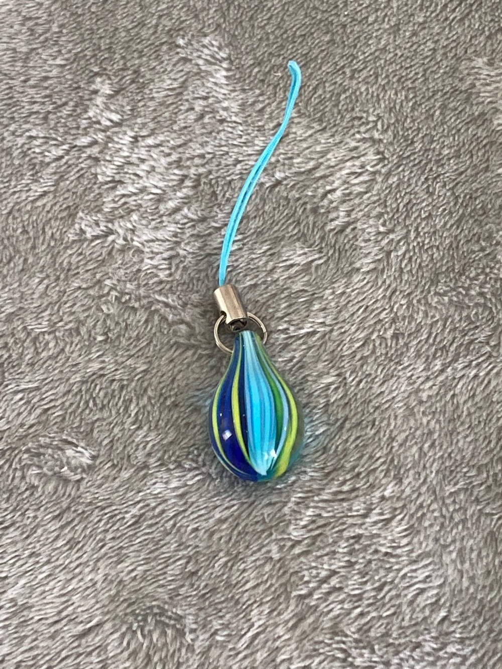 Car/cellphone/ipad/keychain green and blue glass charm